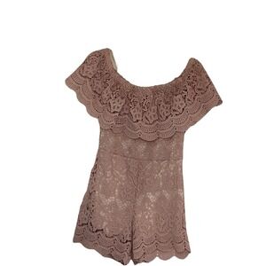 Lac Bleu   Romper Size M‎ Soft Pink Lace Crochet Off The Shoulder